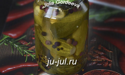 Маринованные огурчики с клюквой, как вкусно приготовить на зиму, рецепт, фото