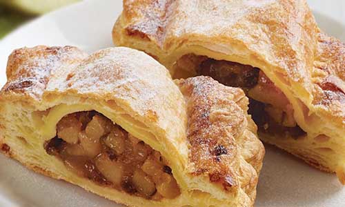 Пирожки из слоёного теста с яблоками и корицей, как вкусно испечь, приготовить, рецепт