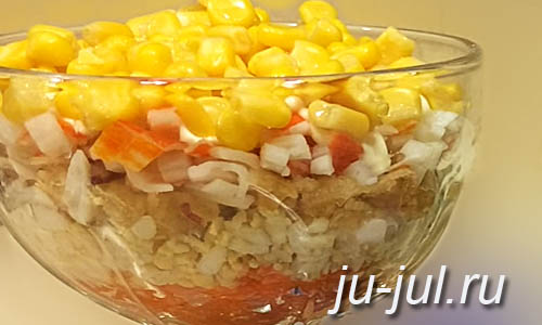 Салат "Кудрявый" с крабовыми палочками, кукурузой, морковью, яблоком, яйцами, рецепт